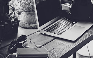 乐鱼体育App下载-英国媒体惊呼：瑞士球员雪地奔跑像开了四驱模式，瑞士滑雪发生雪崩