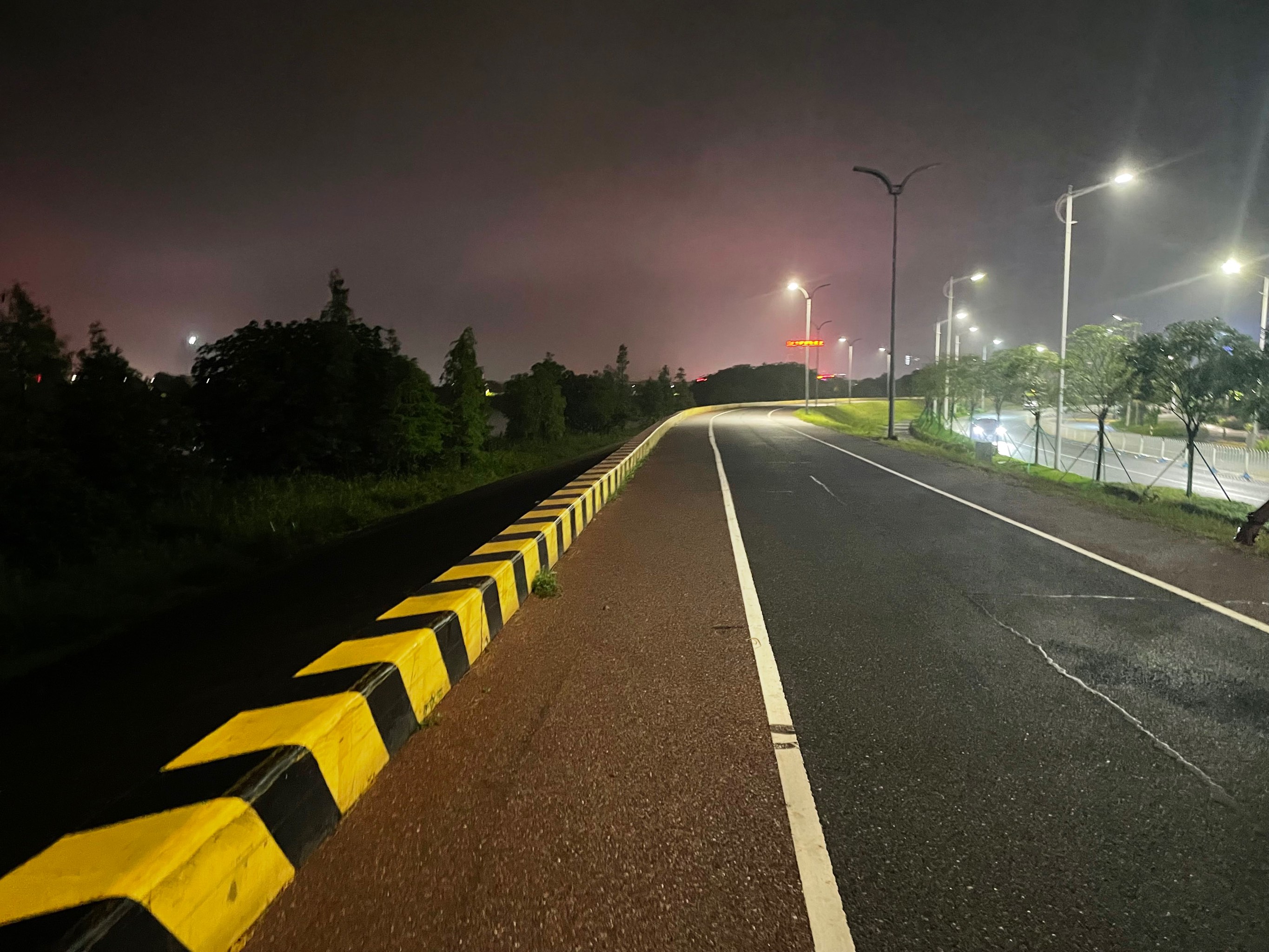 乐鱼体育登录-城市夜跑赛事，点亮都市新希望