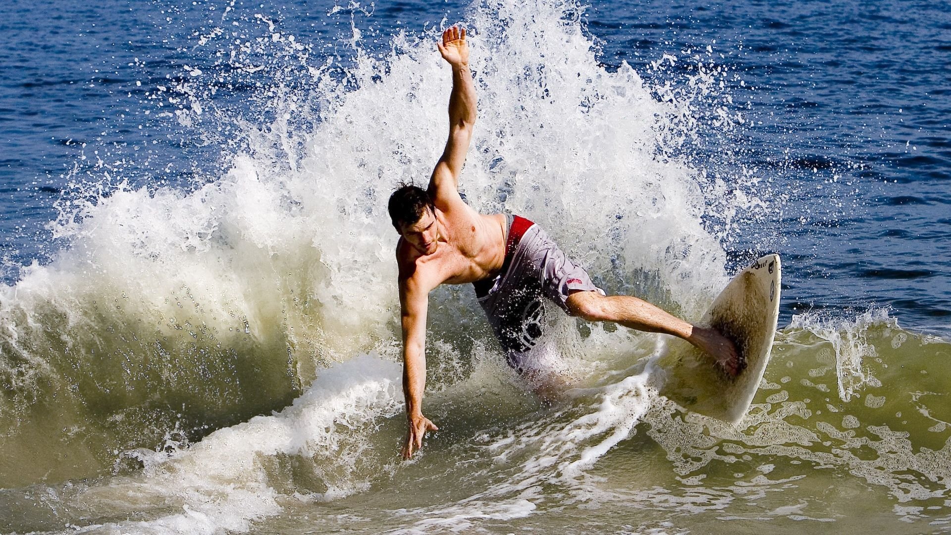 乐鱼电竞在线平台登录入口-广东队通过压迫防守迫使对手频繁失误，广东队反击