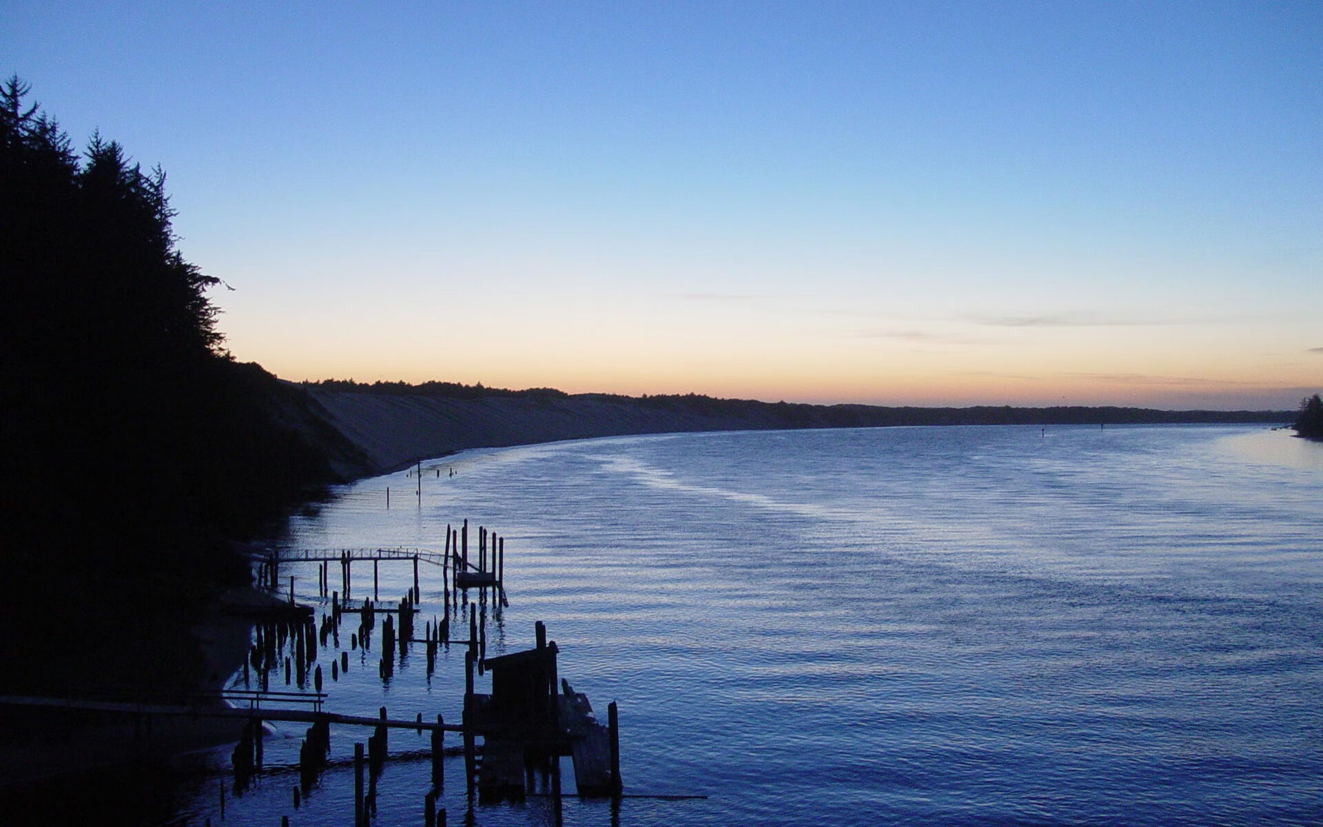 乐鱼app-后卫线调整带来明显变化近期失球数大幅减少，后卫的位置和打法