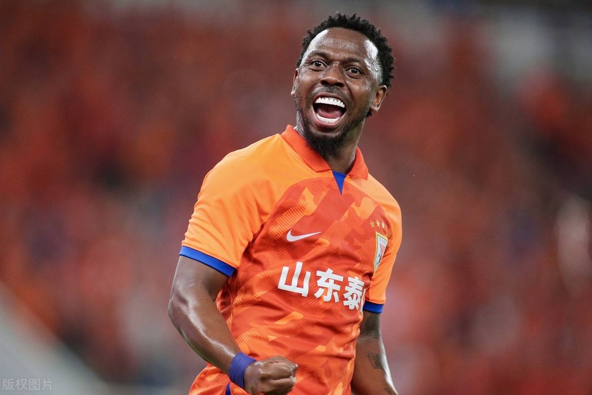 乐鱼体育:归化球员洛国富“激情四射”，球迷：除了激情，还有啥？的简单介绍